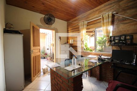 Casa à venda com 511m², 3 quartos e 7 vagasEscritório Casa Fundos