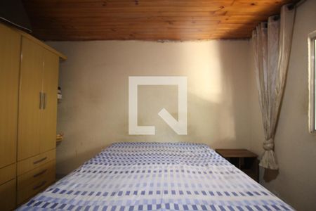 Casa à venda com 511m², 3 quartos e 7 vagasQuarto Casa Fundos