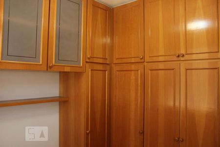 Apartamento à venda com 58m², 2 quartos e 1 vagaQuarto 1 - Armários