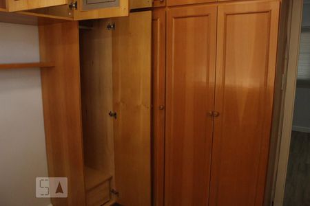 Apartamento à venda com 58m², 2 quartos e 1 vagaQuarto 1 - Armários