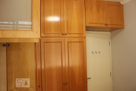 Apartamento à venda com 58m², 2 quartos e 1 vagaQuarto 1 - Armários