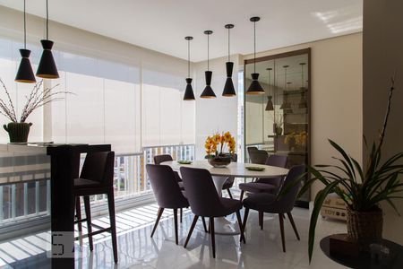 Apartamento para alugar com 97m², 3 quartos e 2 vagasVaranda