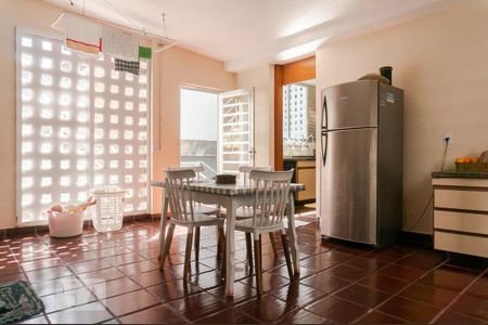 Casa à venda com 630m², 3 quartos e 4 vagasÁrea de Serviço