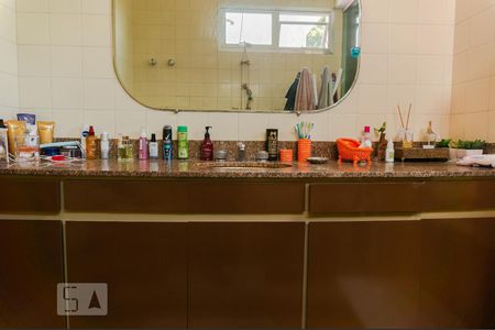 Casa à venda com 630m², 3 quartos e 4 vagasBanheiro da Suíte