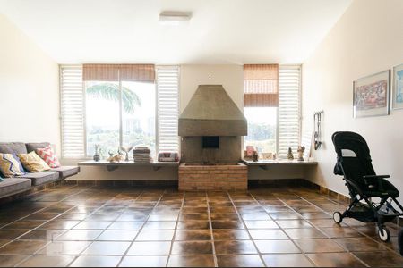 Casa à venda com 630m², 3 quartos e 4 vagasLareira