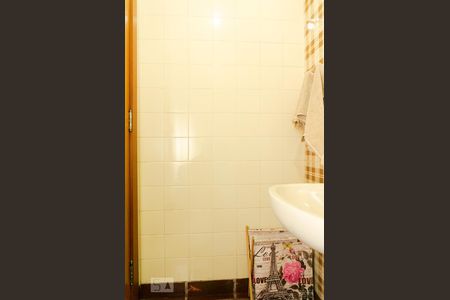 Lavabo 1 de casa à venda com 3 quartos, 630m² em Parque São Domingos, São Paulo