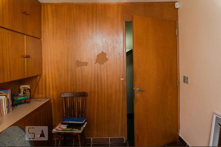 Casa à venda com 630m², 3 quartos e 4 vagasEscritório 