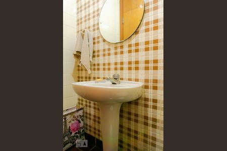 Lavabo 1 de casa à venda com 3 quartos, 630m² em Parque São Domingos, São Paulo