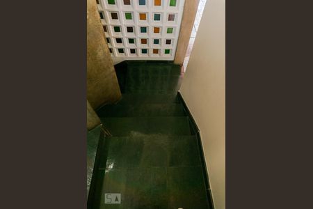 Casa à venda com 630m², 3 quartos e 4 vagasEscadas