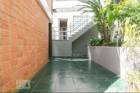 Casa à venda com 630m², 3 quartos e 4 vagasQuintal