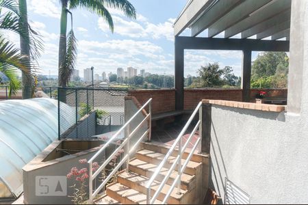 Casa à venda com 630m², 3 quartos e 4 vagasEscadas