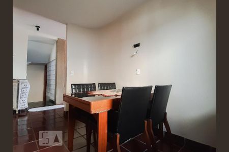 Casa à venda com 630m², 3 quartos e 4 vagasCopa