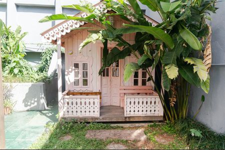 Casa à venda com 630m², 3 quartos e 4 vagasQuintal