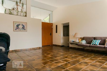 Casa à venda com 630m², 3 quartos e 4 vagasLareira