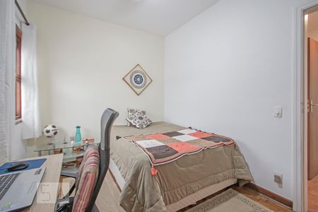 Casa à venda com 198m², 7 quartos e 4 vagas Casa à venda com 198m², 7 quartos e 4 vagasQuarto 2