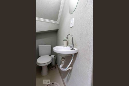 Casa à venda com 180m², 3 quartos e 2 vagas Casa à venda com 180m², 3 quartos e 2 vagasLavabo