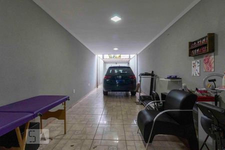 Casa à venda com 180m², 3 quartos e 2 vagas Casa à venda com 180m², 3 quartos e 2 vagasGaragem