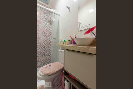 Casa à venda com 180m², 3 quartos e 2 vagas Casa à venda com 180m², 3 quartos e 2 vagasBanheiro Suite 1