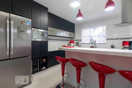 Casa à venda com 180m², 3 quartos e 2 vagas Casa à venda com 180m², 3 quartos e 2 vagasCozinha