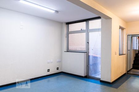 Casa à venda com 500m², 5 quartos e 4 vagas Casa à venda com 500m², 5 quartos e 4 vagasSalão