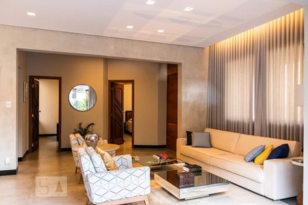 Sala 1 de casa para alugar com 5 quartos, 500m² em Castelo, Belo Horizonte