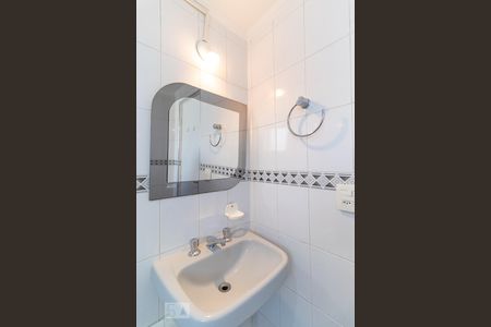 Banheiro de apartamento para alugar com 1 quarto, 35m² em Pinheiros, São Paulo