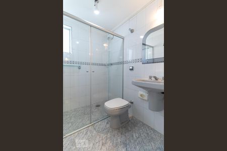 Banheiro de apartamento para alugar com 1 quarto, 35m² em Pinheiros, São Paulo