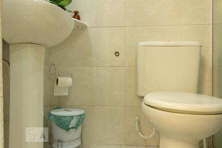 Casa para alugar com 140m², 2 quartos e 1 vagaDetalhe do banheiro social