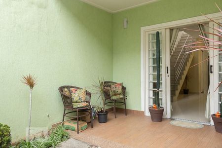 Casa para alugar com 140m², 2 quartos e 1 vagaQuintal da frente