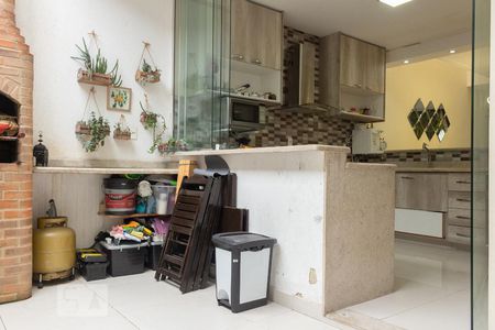 Casa para alugar com 140m², 2 quartos e 1 vagaQuintal de trás