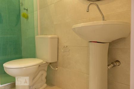 Casa para alugar com 140m², 2 quartos e 1 vagaDetalhe do banheiro da suíte 1