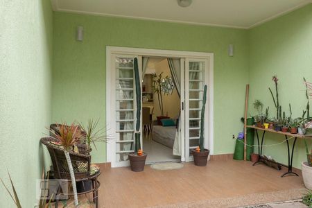 Casa para alugar com 140m², 2 quartos e 1 vagaQuintal da frente