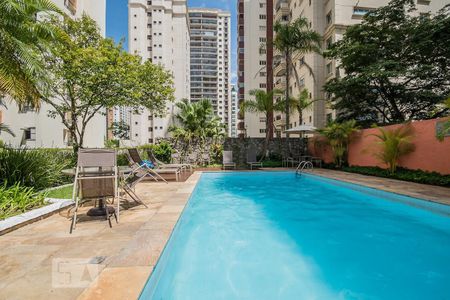 Apartamento à venda com 130m², 3 quartos e 1 vagaÁrea Comum - Piscina