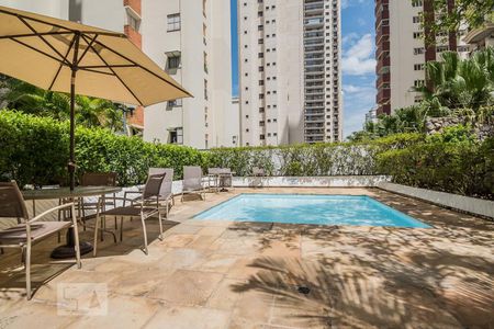 Apartamento à venda com 130m², 3 quartos e 1 vagaÁrea Comum - Piscina