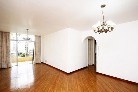 Sala de Apartamento com 2 quartos, 90m² Botafogo