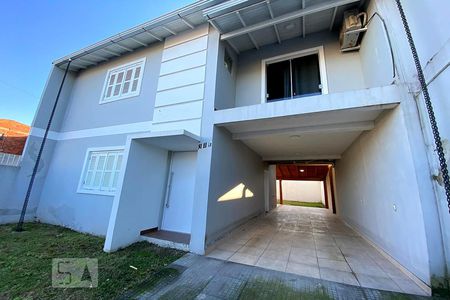 Casa à venda com 180m², 3 quartos e 2 vagasFachada