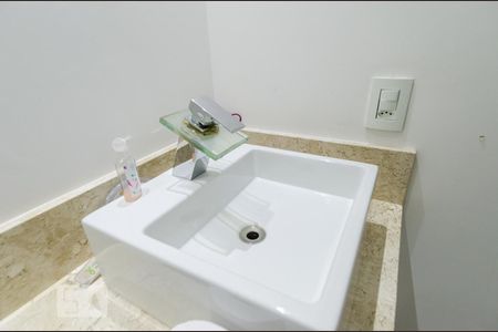 Apartamento à venda com 82m², 2 quartos e 1 vagaBanheiro da suíte