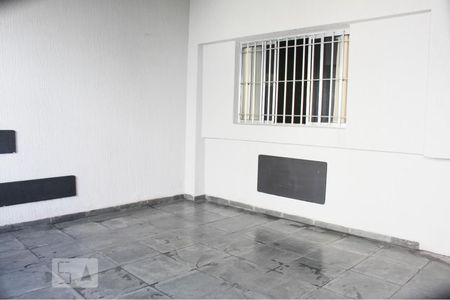 Casa à venda com 190m², 4 quartos e 1 vaga Casa à venda com 190m², 4 quartos e 1 vagaGaragem