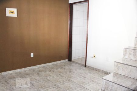 Casa à venda com 190m², 4 quartos e 1 vaga Casa à venda com 190m², 4 quartos e 1 vagaSala