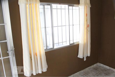 Casa à venda com 190m², 4 quartos e 1 vaga Casa à venda com 190m², 4 quartos e 1 vagaSala