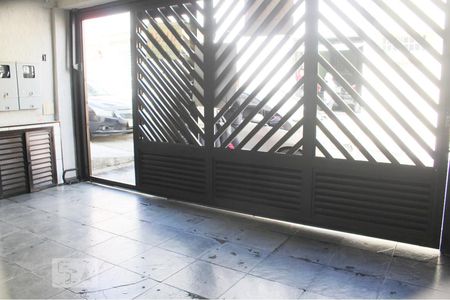 Casa à venda com 190m², 4 quartos e 1 vaga Casa à venda com 190m², 4 quartos e 1 vagaGaragem