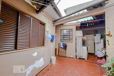 Casa à venda com 220m², 3 quartos e 2 vagasQuintal