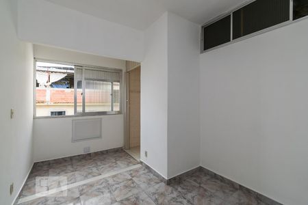 Sala de apartamento para alugar com 1 quarto, 100m² em Olaria, Rio de Janeiro