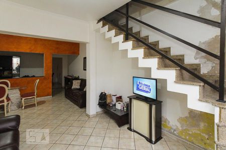 Sala de casa para alugar com 4 quartos, 173m² em Vila Tolstoi, São Paulo