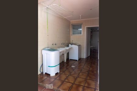 Casa à venda com 200m², 4 quartos e 4 vagasLavanderia