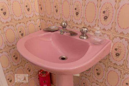 Casa à venda com 200m², 4 quartos e 4 vagasQuarto 3 - suite