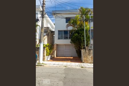 Casa à venda com 200m², 4 quartos e 4 vagasFachada