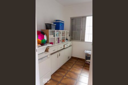 Casa à venda com 200m², 4 quartos e 4 vagasQuarto de Serviço