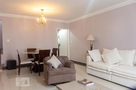 Sala de casa à venda com 4 quartos, 200m² em Jardim do Mar, São Bernardo do Campo