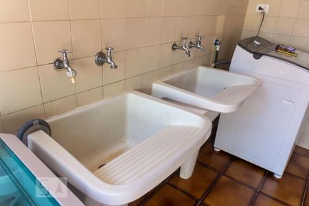 Casa à venda com 200m², 4 quartos e 4 vagasLavanderia